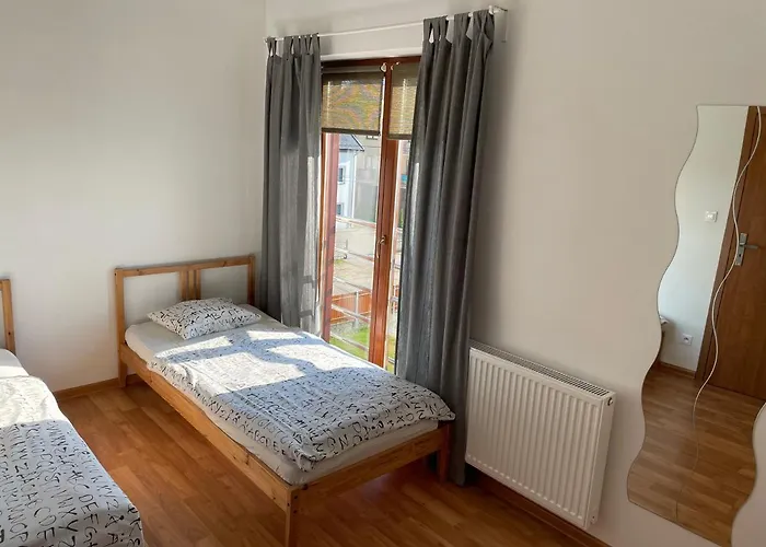 Kwiatkowskiego25 * 莱鲍